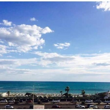 Cosy Studio Flat On The Seaside Apartamento Lido di Ostia Exterior foto