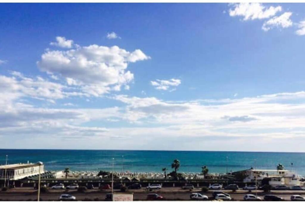 Cosy Studio Flat On The Seaside Apartamento Lido di Ostia Exterior foto